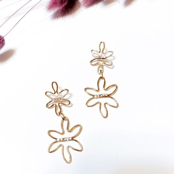 Flower dangle drop earrings in gold #940 - Picture 2 of 7